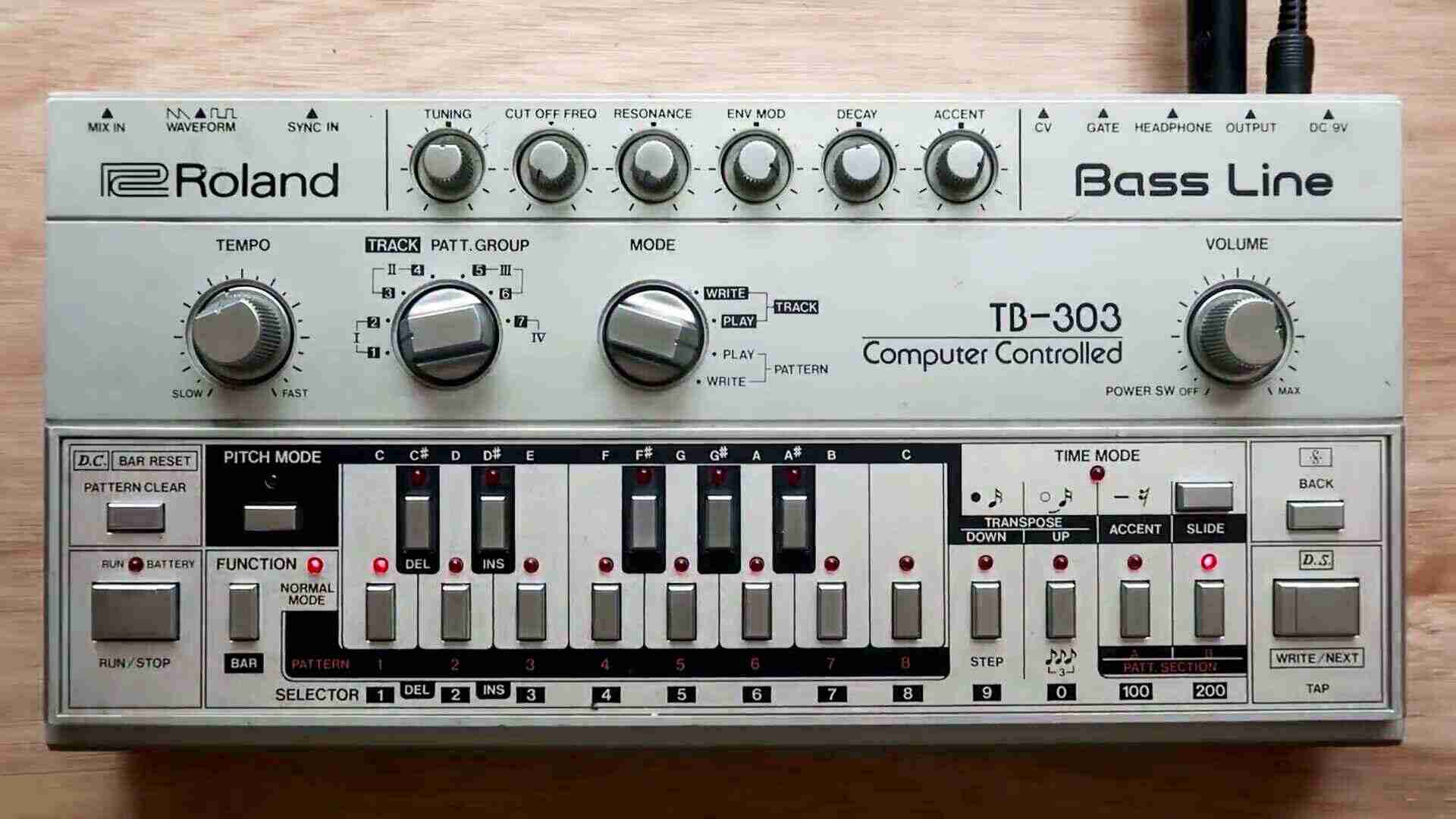 RolandTB-303Ba